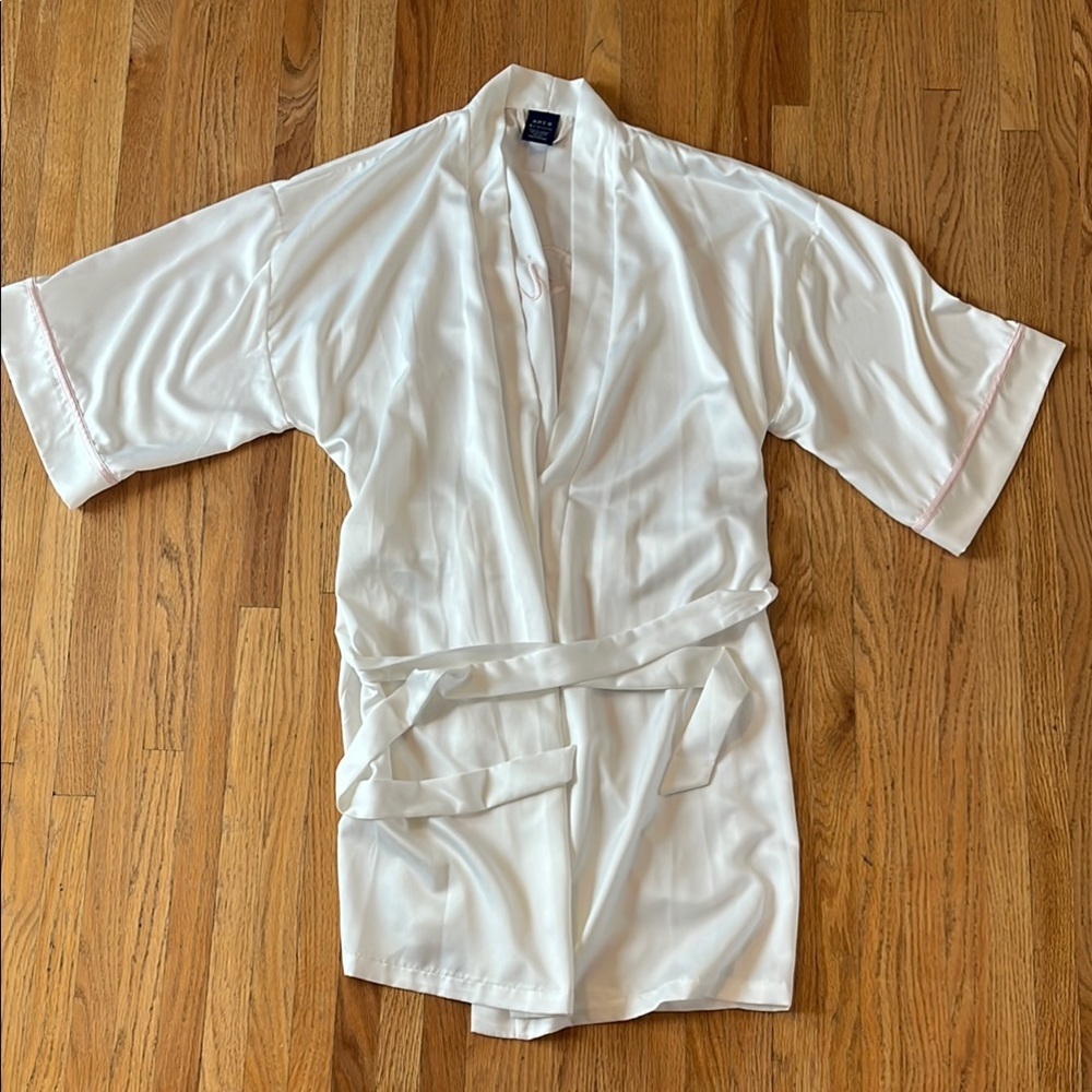 Bride White Kimono-Style Silk like Robe with Belt - Picture 4 of 6